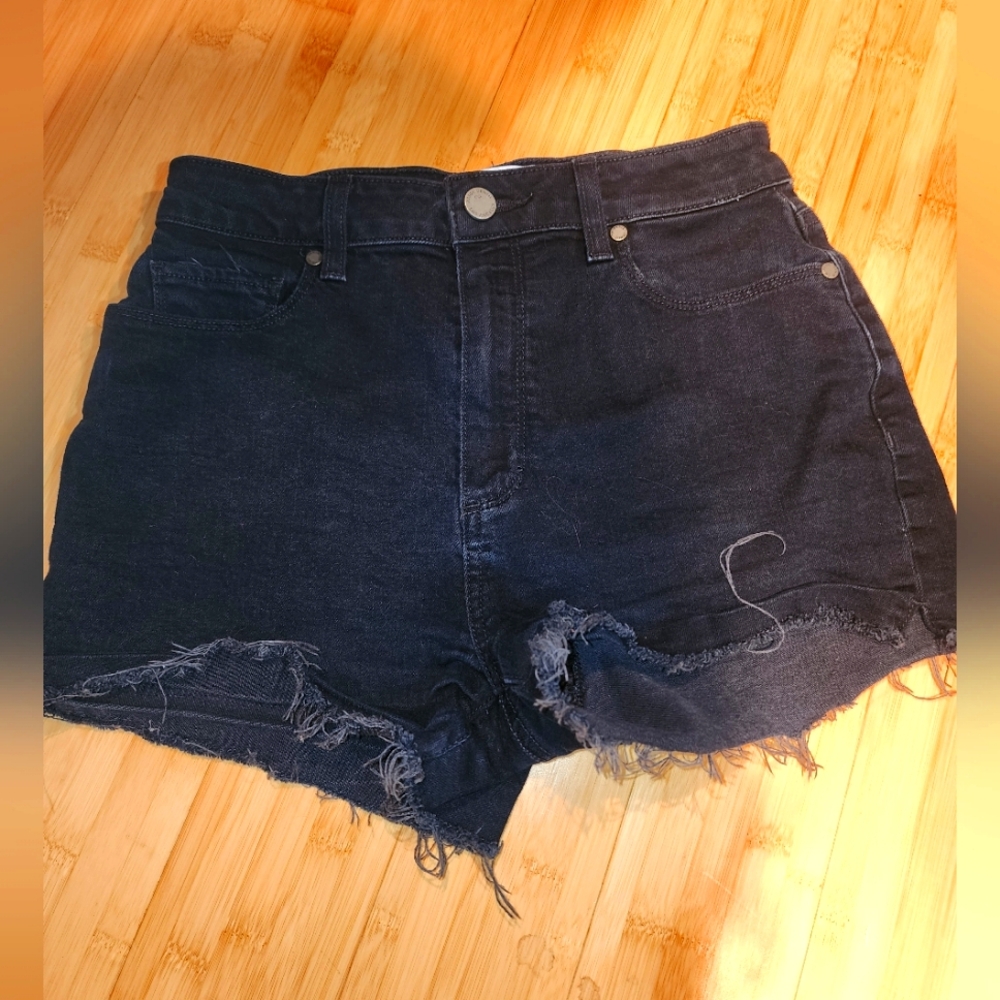 PAIGE High Rise Margot Shorts in Davina. Size 27